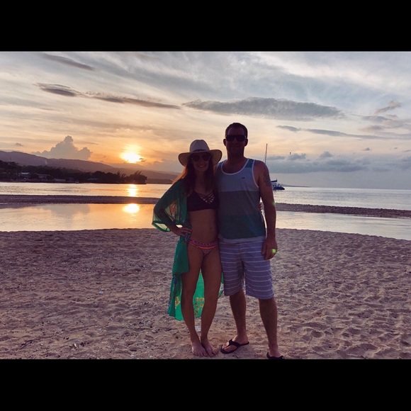 Meet Your Posher, Nicole! - Picture 1 of 1